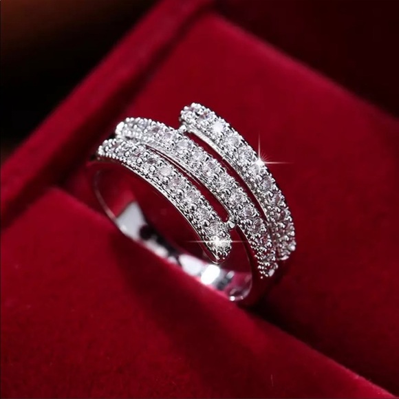 925 STERLING SILVER RING, CUTE RING, SHINY RING. - Picture 3 of 5